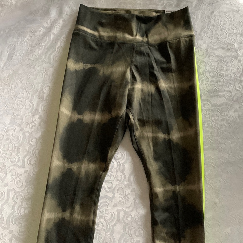 Women’s small Nike one luxe
